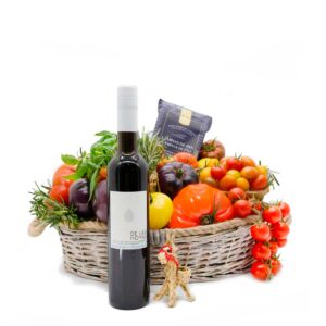 Cesta de tomates y aceite